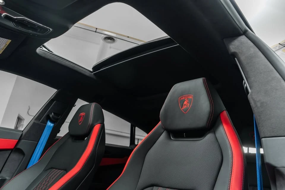 2025 Lamborghini Urus SE - Image 14 of 15