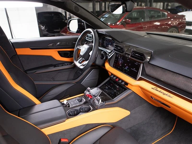 2025 Lamborghini Urus SE - Image 10 of 15