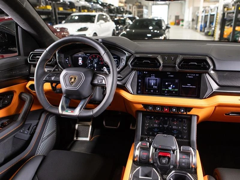 2025 Lamborghini Urus SE - Image 12 of 15