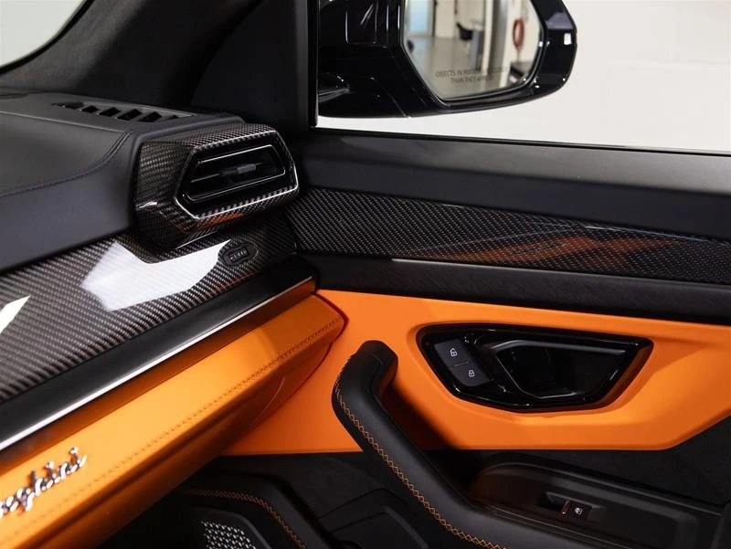 2025 Lamborghini Urus SE - Image 15 of 15
