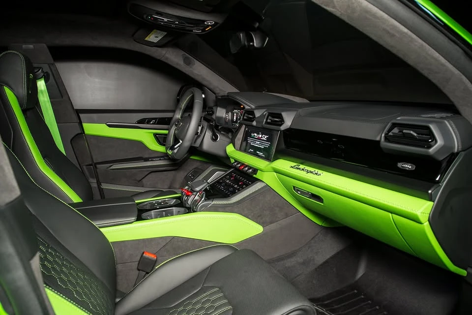 2025 Lamborghini Urus SE - Image 14 of 18