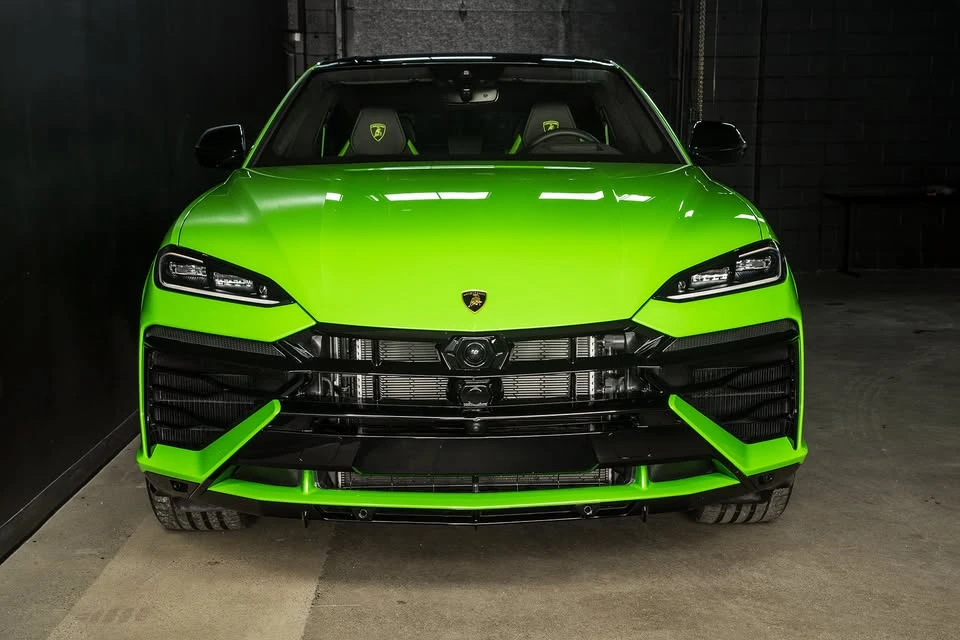 2025 Lamborghini Urus SE - Image 17 of 18
