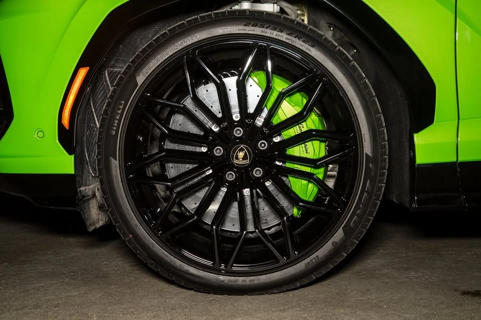 2025 Lamborghini Urus SE - Image 5 of 18