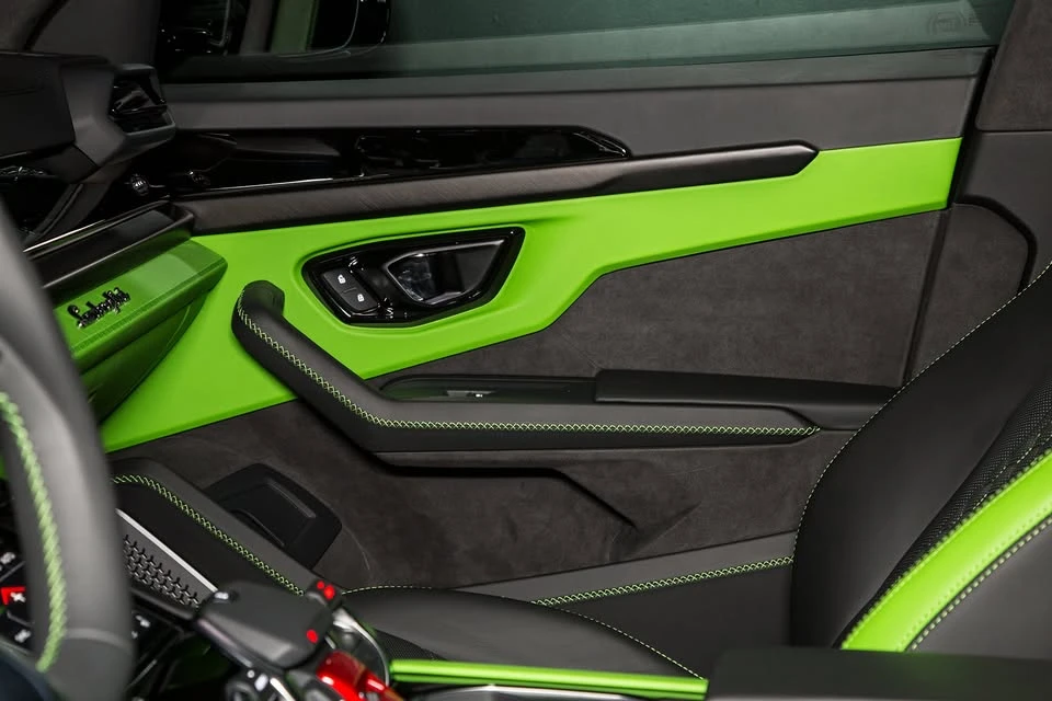 2025 Lamborghini Urus SE - Image 10 of 18