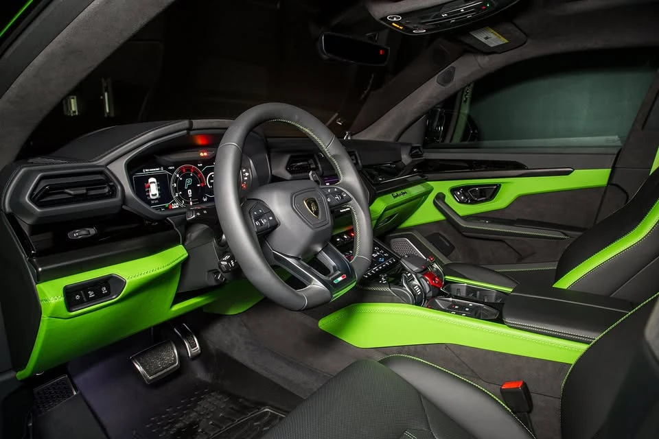 2025 Lamborghini Urus SE - Image 11 of 20