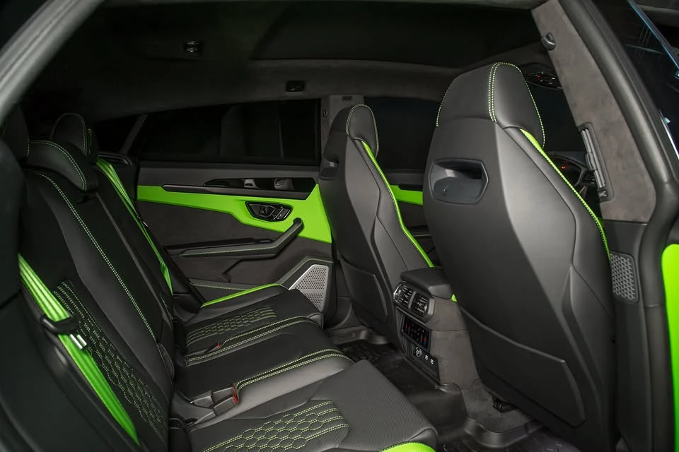2025 Lamborghini Urus SE - Image 18 of 20
