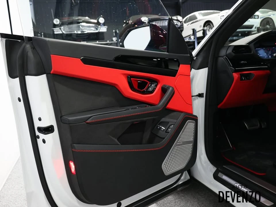 2025 Lamborghini Urus SE - Image 8 of 19