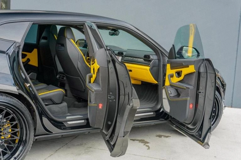 2025 Lamborghini Urus SE - Image 16 of 20