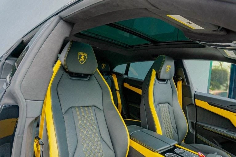 2025 Lamborghini Urus SE - Image 13 of 20