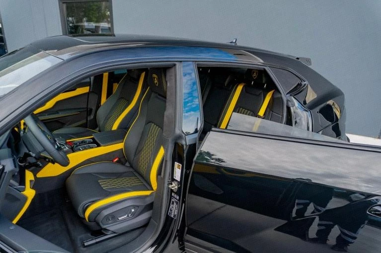 2025 Lamborghini Urus SE - Image 9 of 20