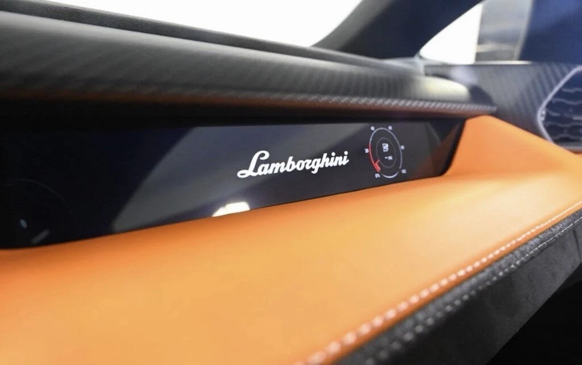 2025 Lancia - Image 8 of 11