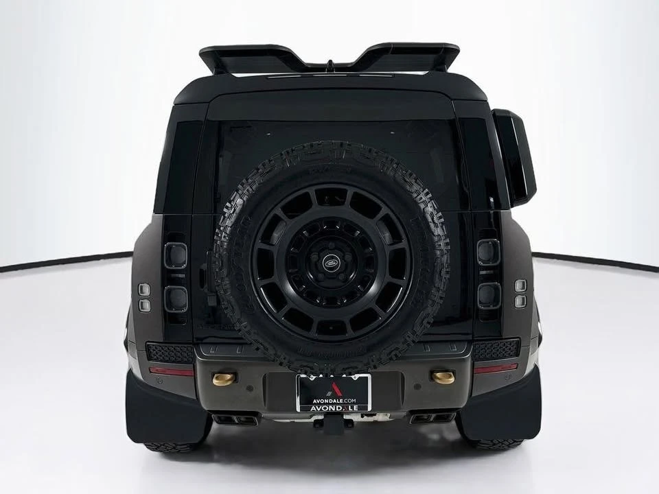 2025 Land Rover Defender Octa - Image 5 of 12