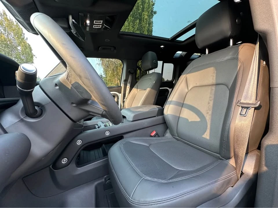2025 Land Rover Defender L663 - Image 5 of 10