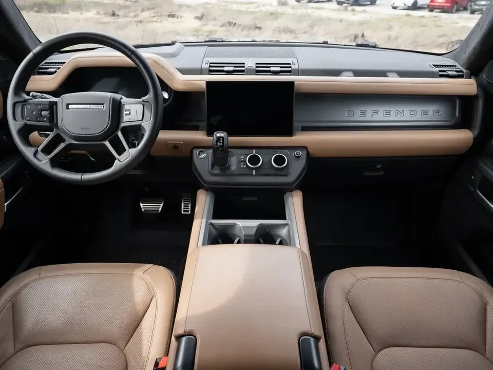 2025 Land Rover Defender V8 - Image 5 of 7