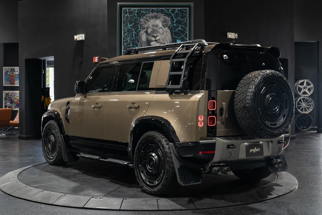 2025 Land Rover Defender L663 - Image 7 of 12