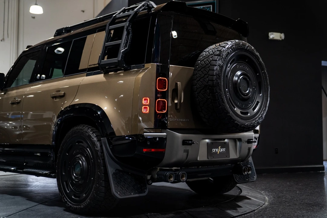 2025 Land Rover Defender L663 - Image 4 of 12