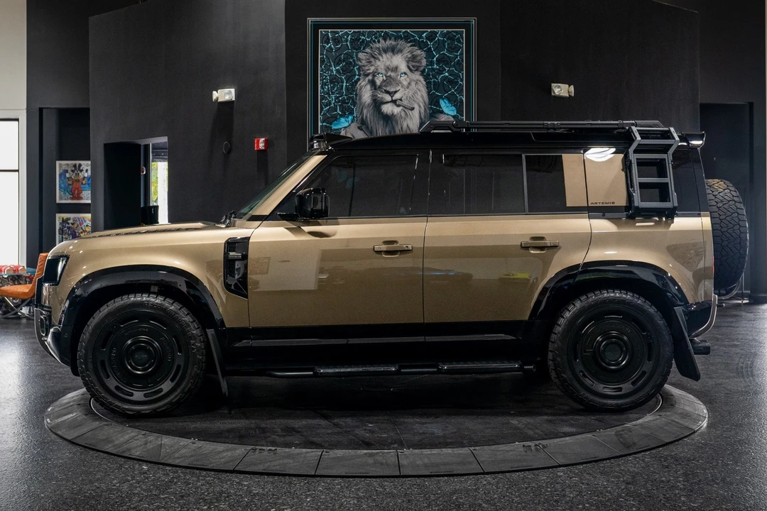 2025 Land Rover Defender L663 - Image 6 of 12