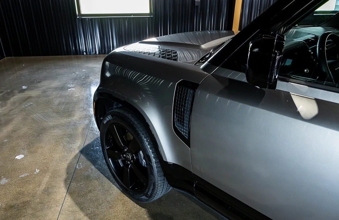 2025 Land Rover Defender L663 - Image 24 of 31