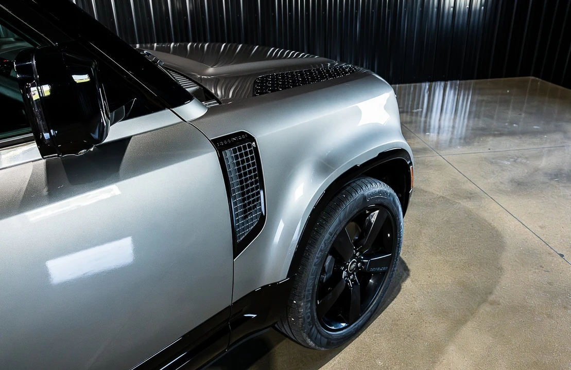 2025 Land Rover Defender L663 - Image 15 of 31
