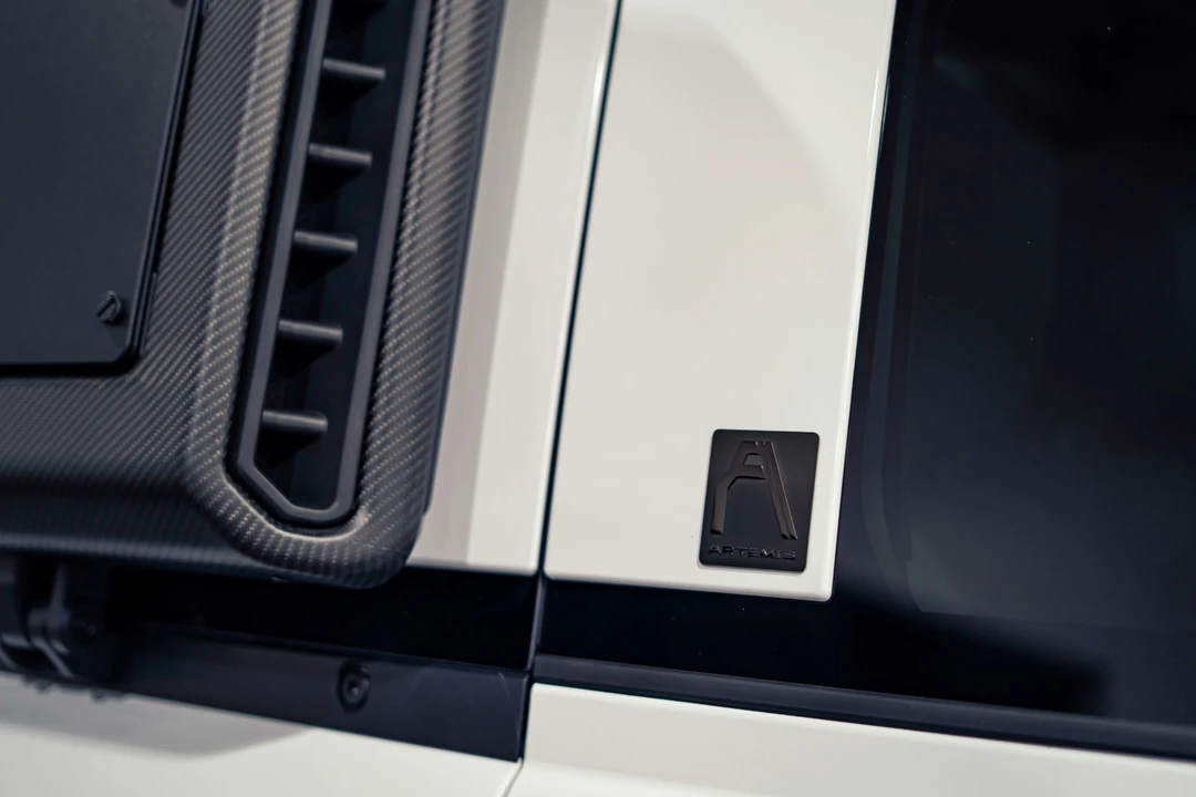 2025 Land Rover - Image 20 of 31