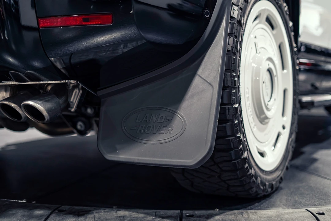 2025 Land Rover - Image 31 of 31