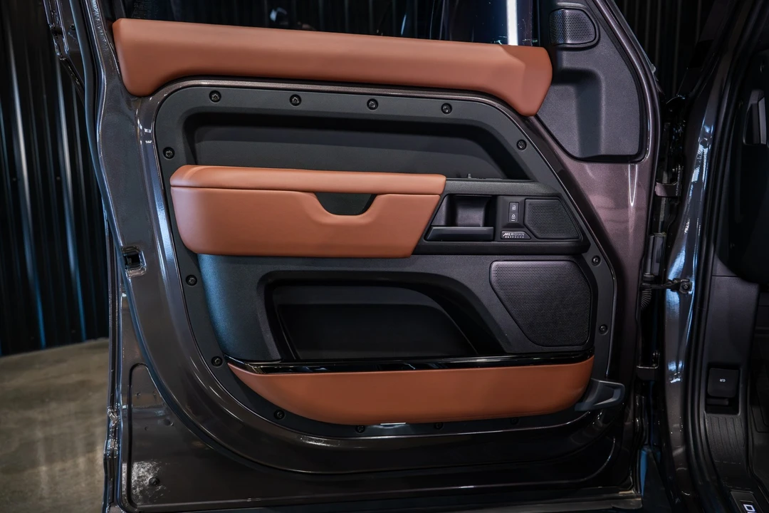 2025 Land Rover Defender Octa - Image 8 of 31