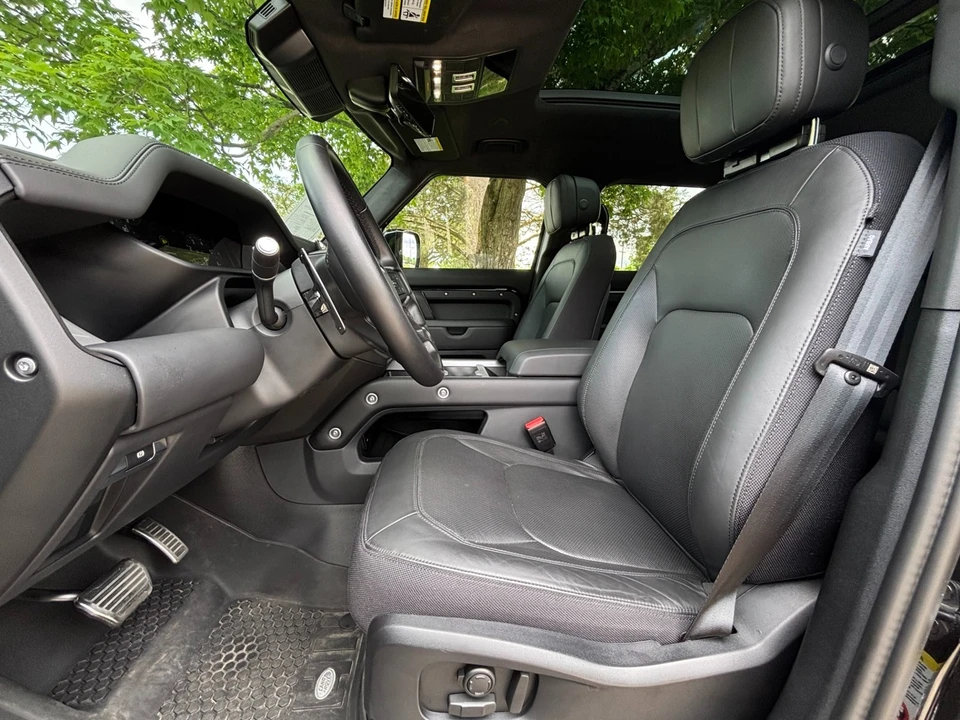 2025 Land Rover Defender V8 - Image 9 of 31