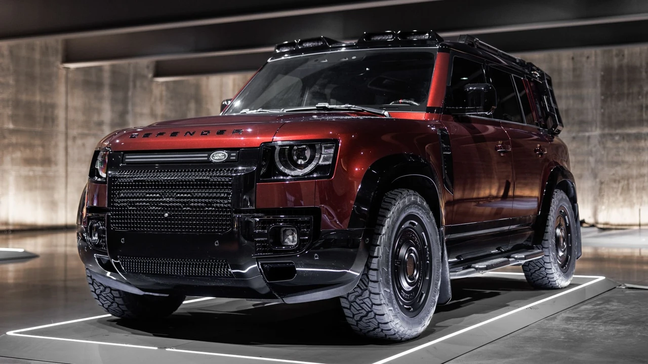 2025 Land Rover Defender Octa - Image 18 of 31