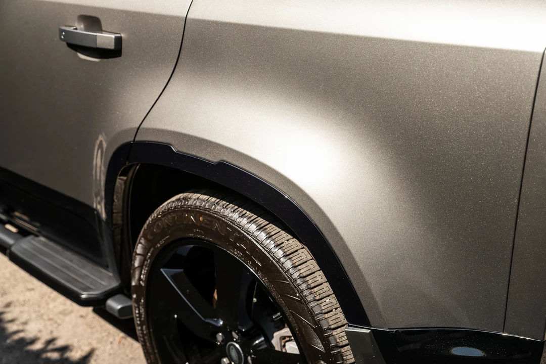 2025 Land Rover Defender L663 - Image 19 of 31