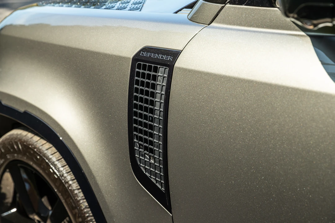 2025 Land Rover Defender L663 - Image 24 of 31