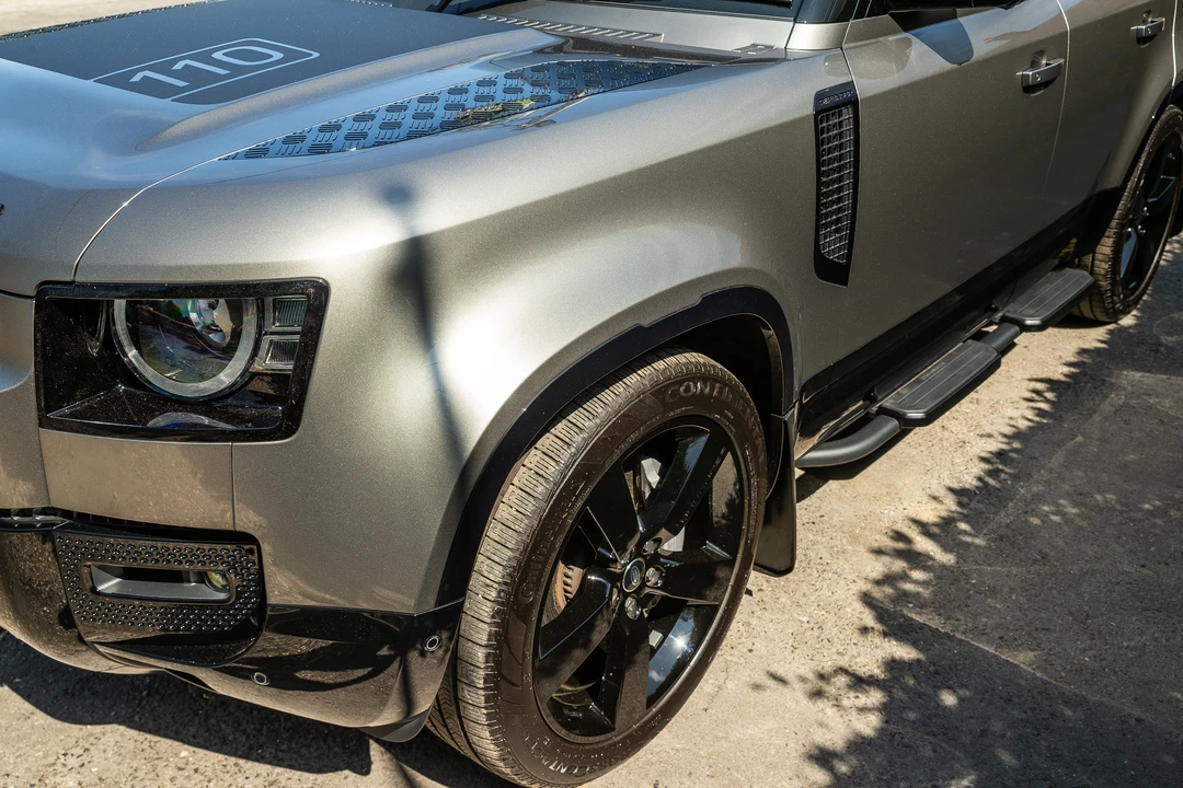 2025 Land Rover Defender L663 - Image 28 of 31