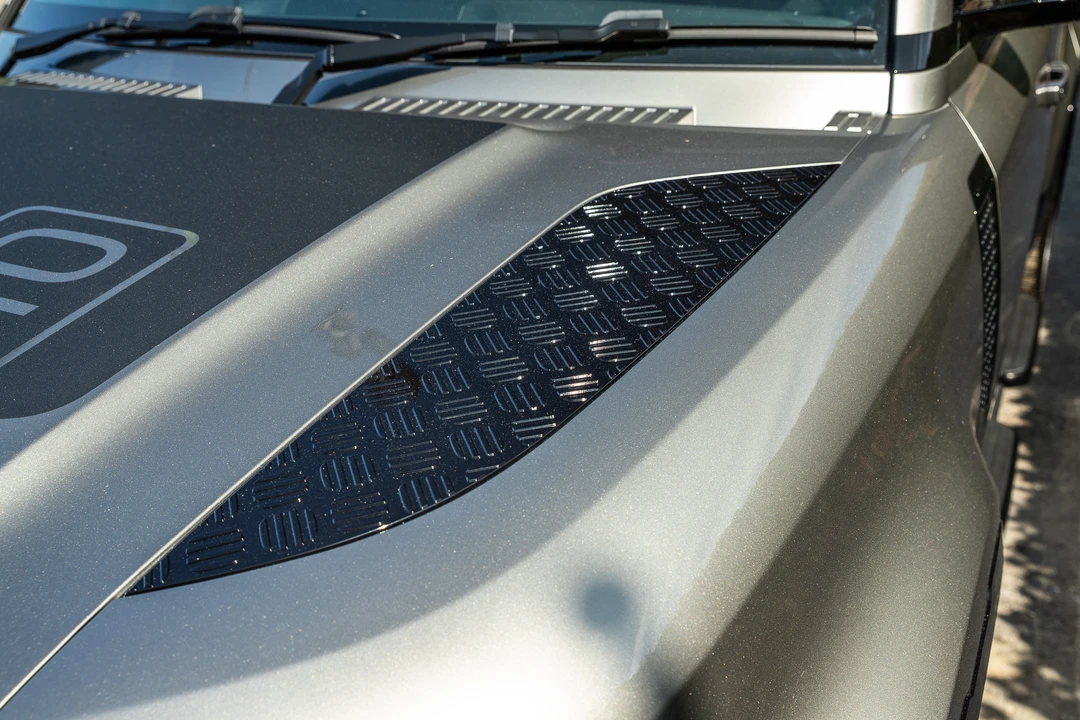 2025 Land Rover Defender L663 - Image 29 of 31