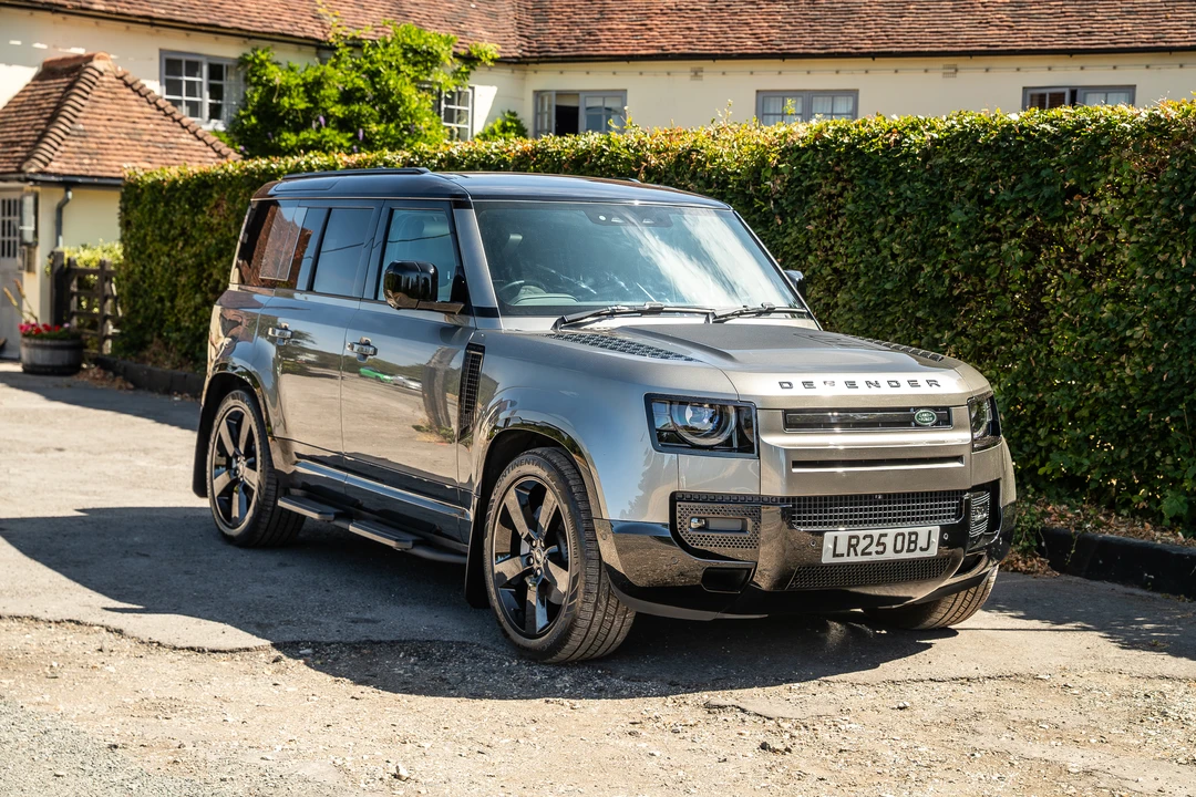 2025 Land Rover Defender L663 - Image 9 of 31