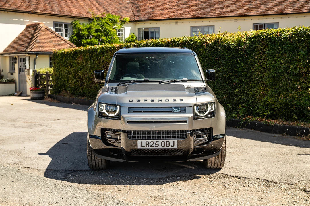 2025 Land Rover Defender L663 - Image 14 of 31