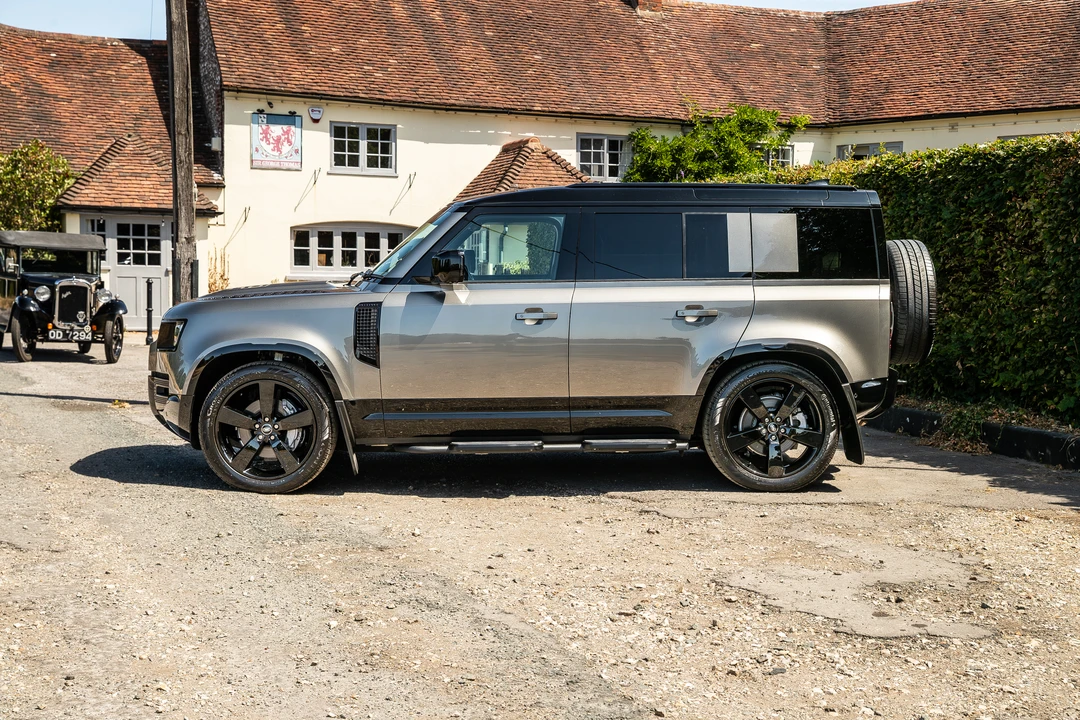 2025 Land Rover Defender L663 - Image 7 of 31