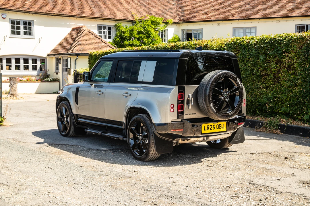 2025 Land Rover Defender L663 - Image 12 of 31