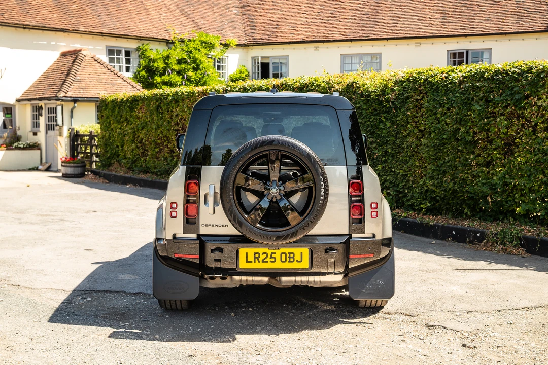 2025 Land Rover Defender L663 - Image 11 of 31