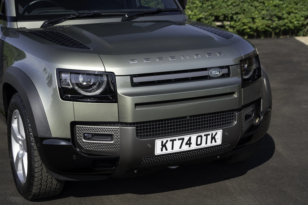 2025 Land Rover Defender L663 - Image 22 of 31