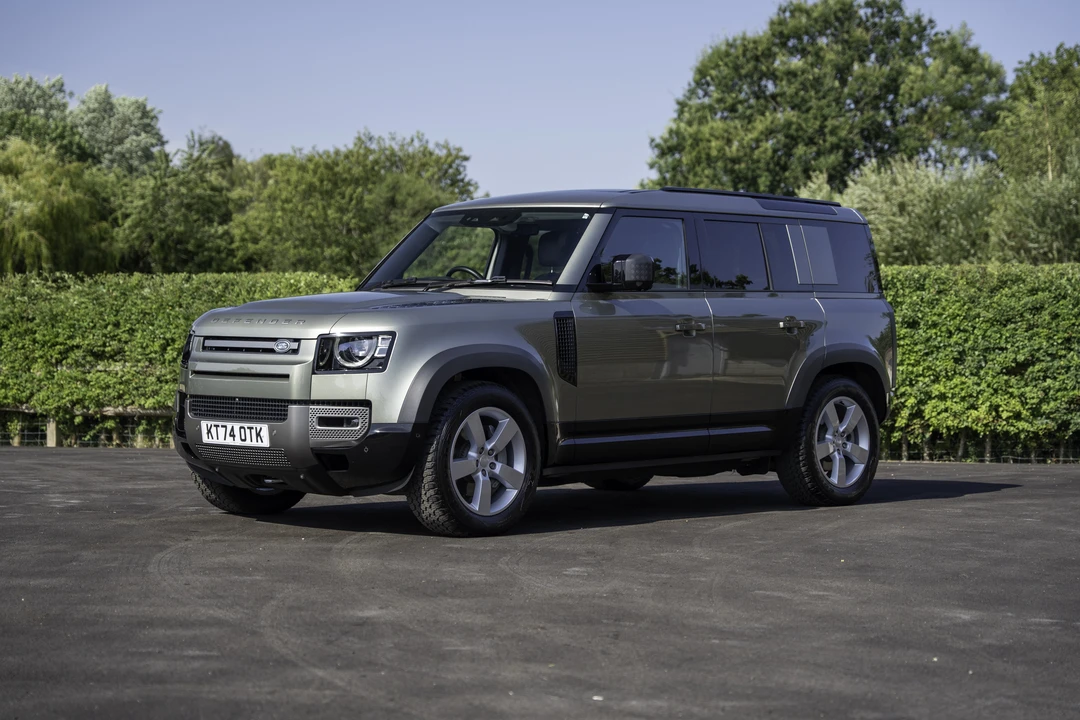 2025 Land Rover Defender L663 - Image 11 of 31