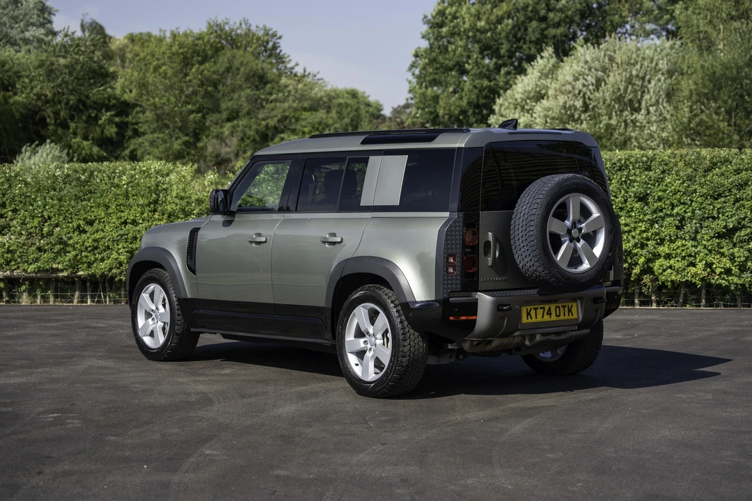 2025 Land Rover Defender L663 - Image 13 of 31