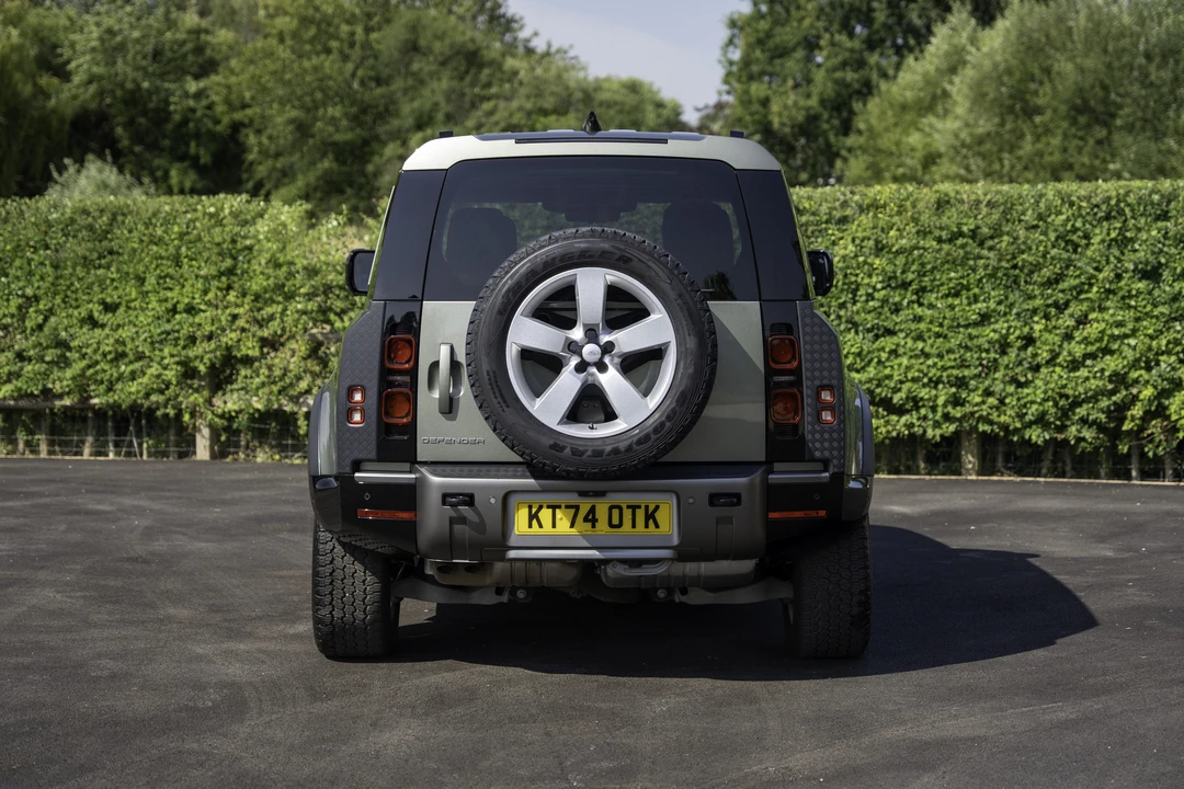 2025 Land Rover Defender L663 - Image 14 of 31