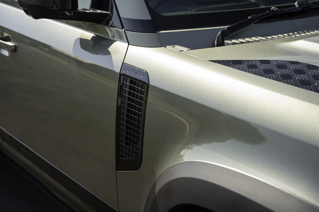 2025 Land Rover Defender L663 - Image 30 of 31