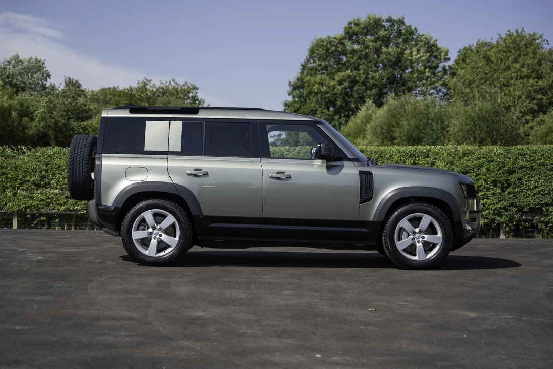 2025 Land Rover Defender L663 - Image 8 of 31