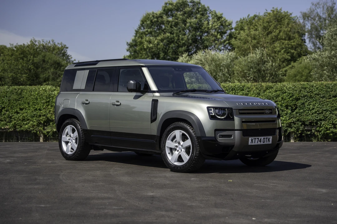2025 Land Rover Defender L663 - Image 9 of 31