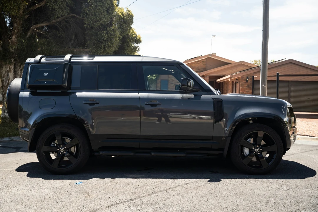 2025 Land Rover Defender L663 - Image 16 of 21