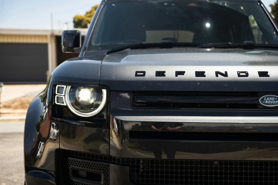 2025 Land Rover Defender L663 - Image 19 of 21
