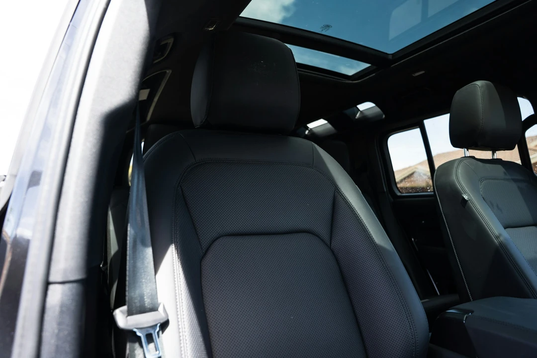 2025 Land Rover Defender L663 - Image 5 of 21