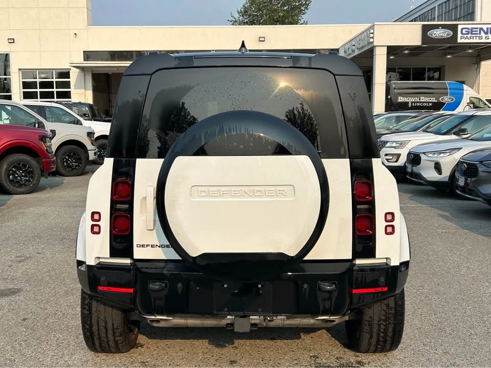 2025 Land Rover Defender L663 - Image 7 of 16