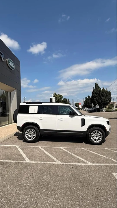 2025 Land Rover Defender L663 - Image 8 of 11