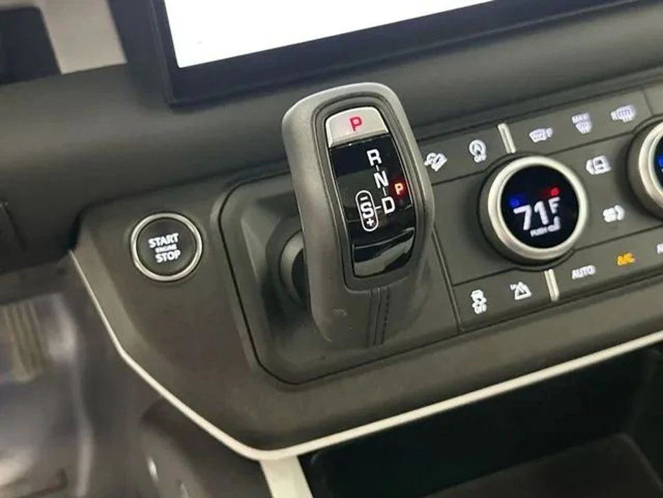 2025 Land Rover Defender L663 - Image 16 of 20